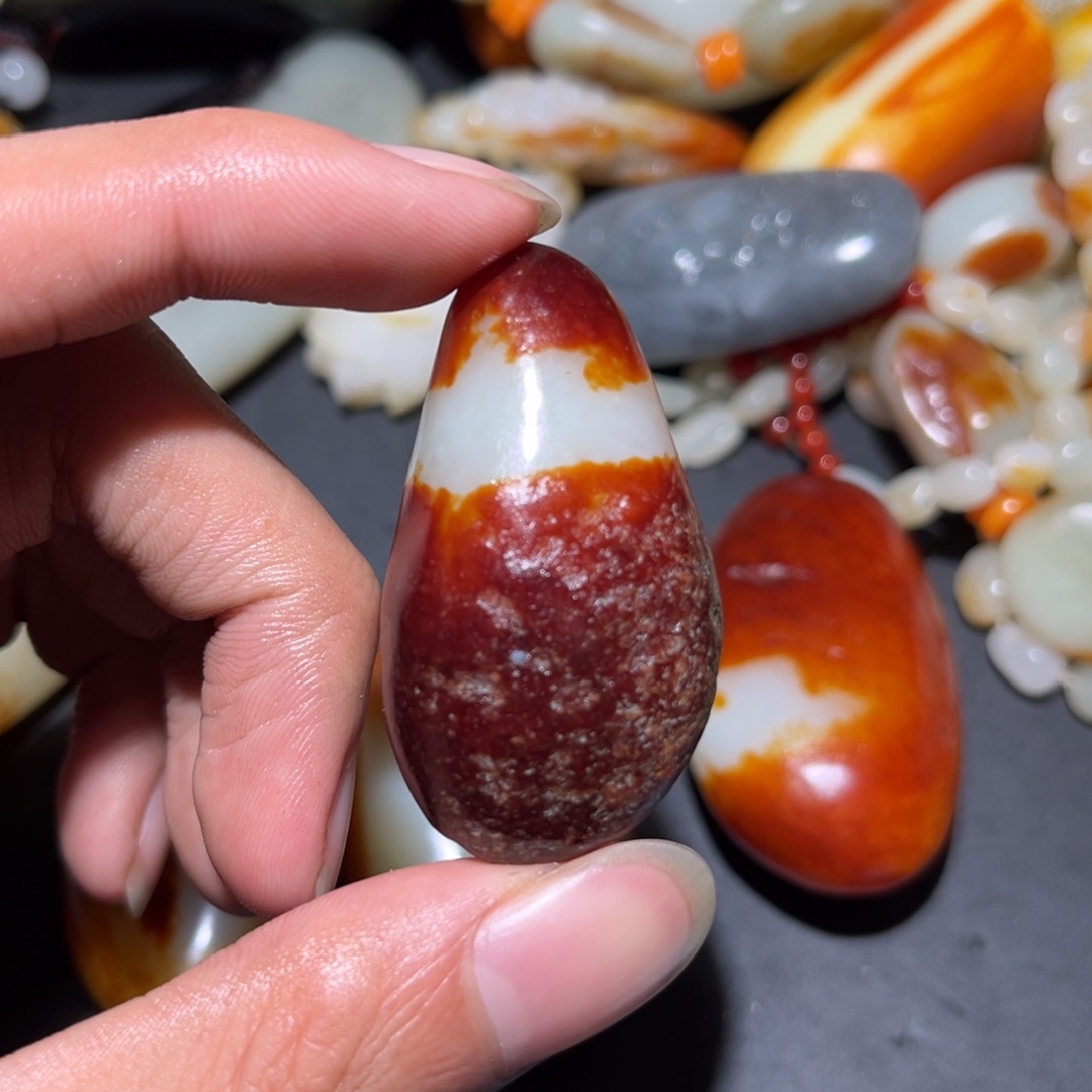 老***。和田玉未镶嵌珠宝奇石