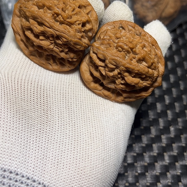 文玩核桃吊坠汉高虎