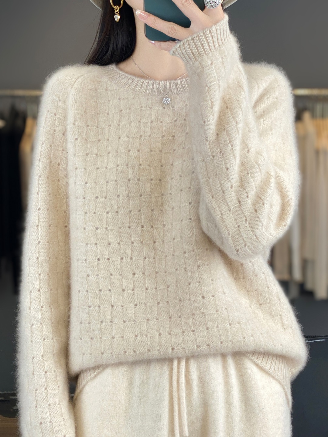 100%羊毛七针重磅加厚镂空华夫格常规圆领D2528