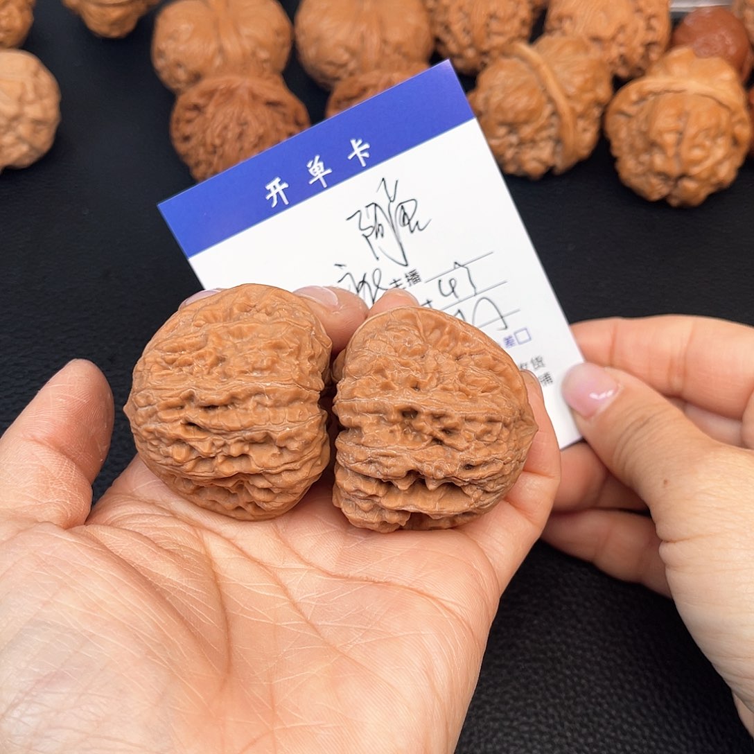 文玩核桃吊坠阿*平谷凹底43尺。