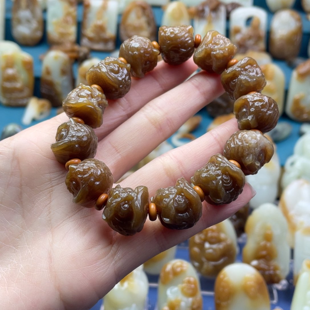 和田玉颈饰未镶嵌