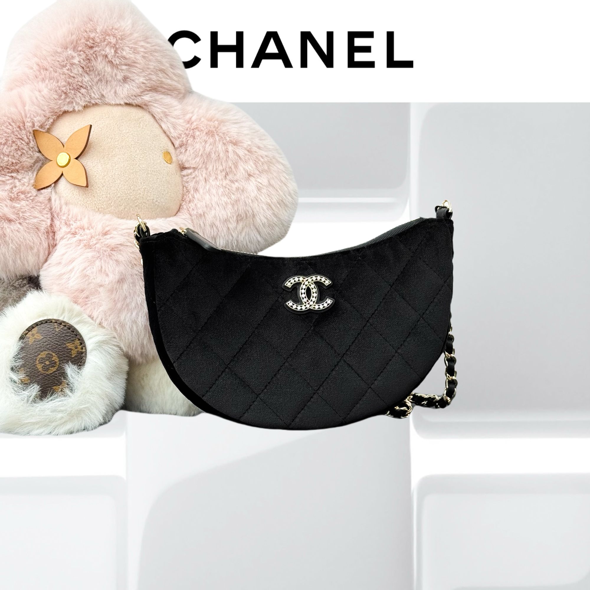 99新 Chanel/香奈儿  24Vic礼物镶钻双C 丝绒 菱格纹 月牙包