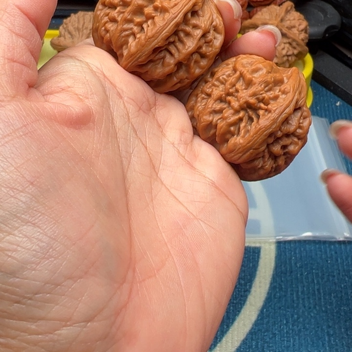 桃核吊坠文玩核桃红锦鲤