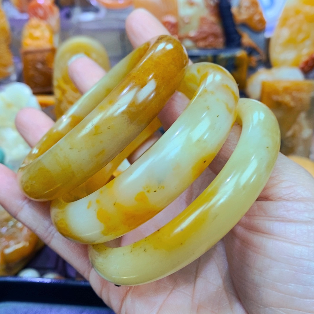 未镶嵌石英质玉（黄龙玉）吊坠(不含链)