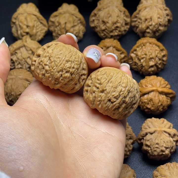 文玩核桃吊坠39绣球