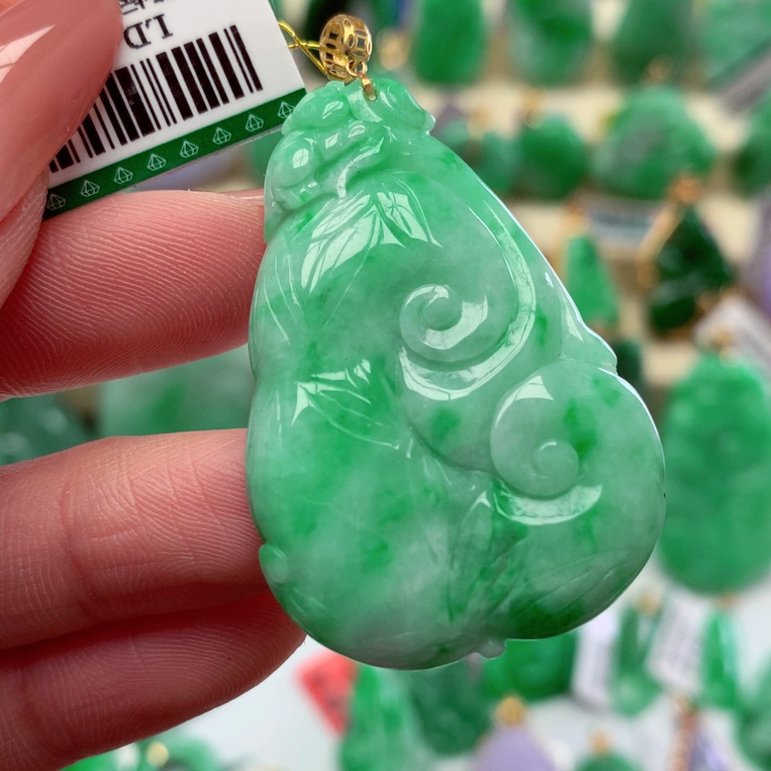 翡翠颈饰18K金镶嵌翡翠