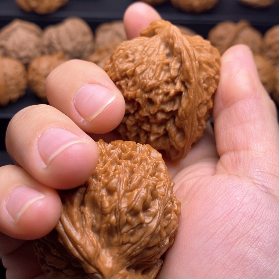 文玩核桃把件倾**歌南疆石