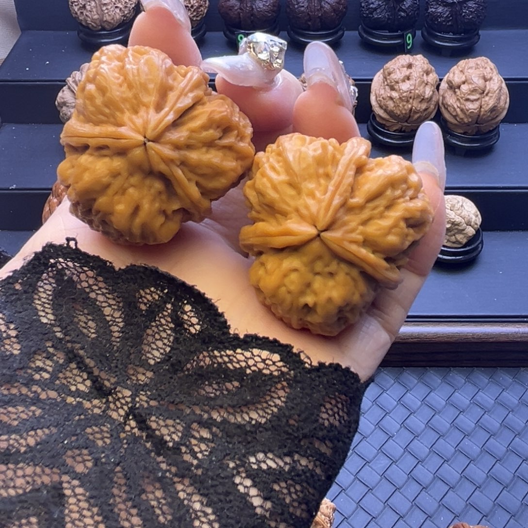 文玩核桃把件三棱