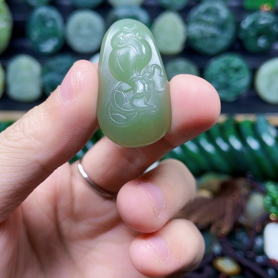 和田玉未镶嵌珠宝半成品