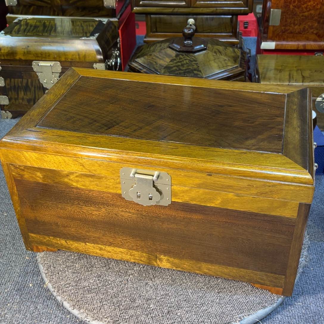 乌木类成套家具?**?阴沉木