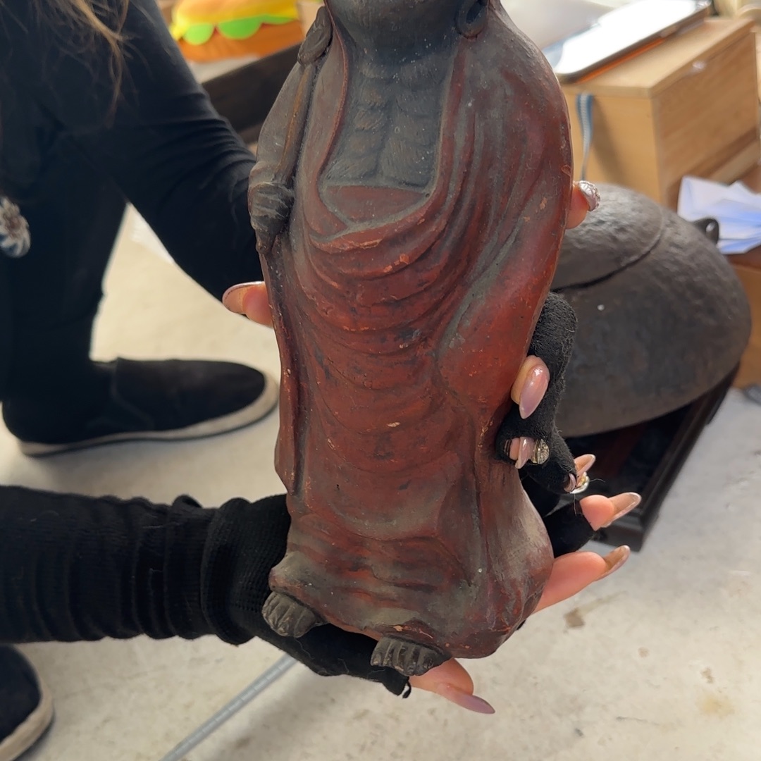 瓷片陶达摩脚有瑕 底有款