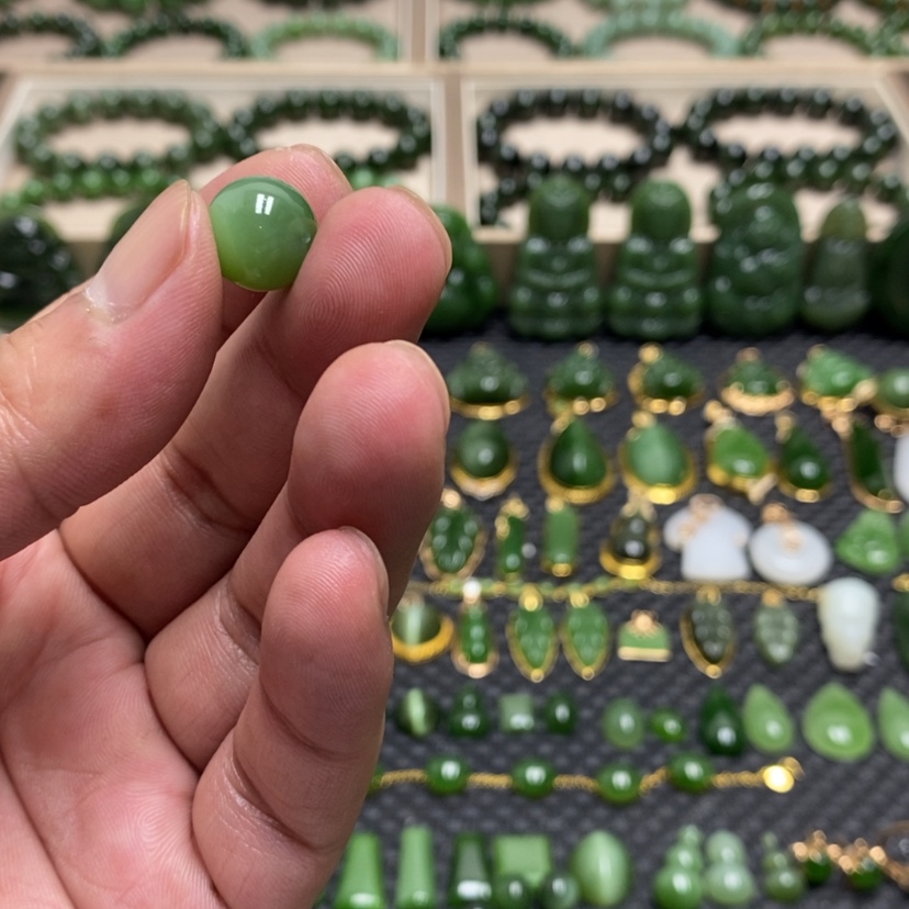 【闪购商品】和田玉（碧玉）未镶嵌颈饰李**，