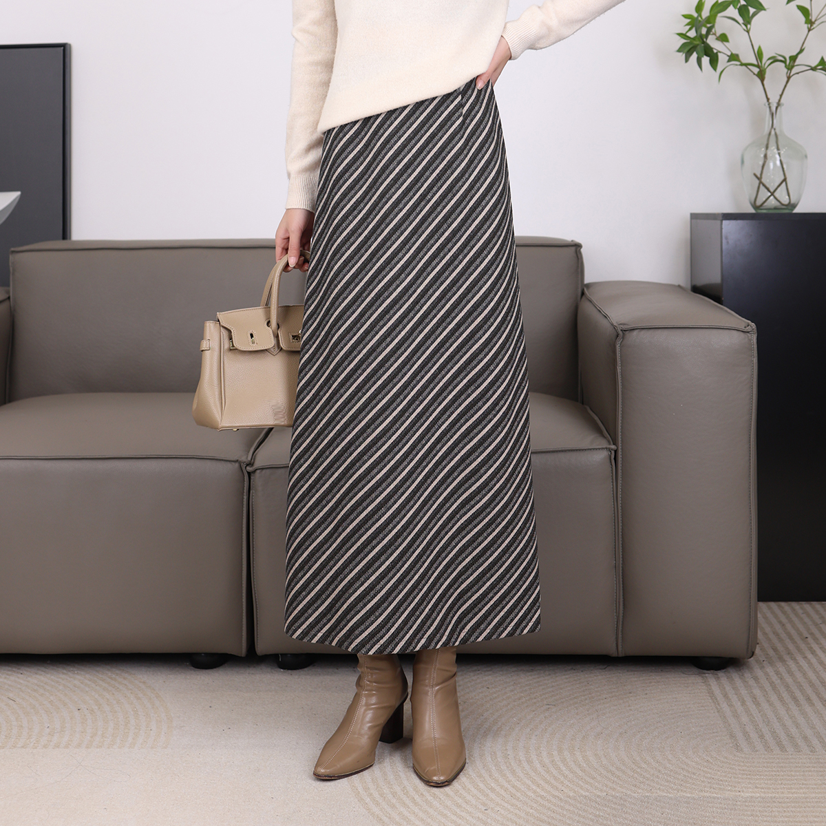 复古气质斜条纹毛呢半身裙冬季2025高腰显瘦A字垂坠感大摆裙21767
