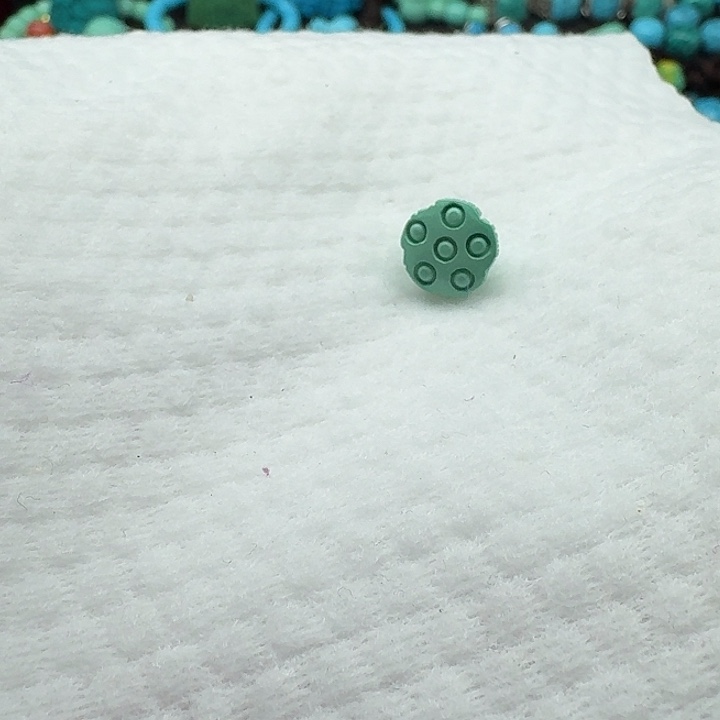 尺寸：9.5/9.7左右雕刻绿莲蓬配珠一颗