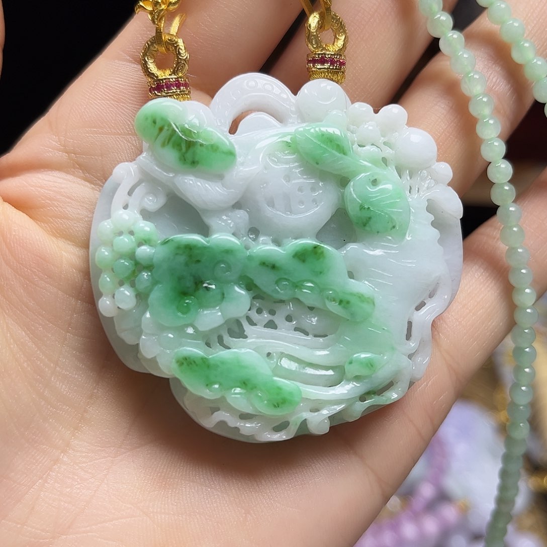 翡翠颈饰未镶嵌天然翡翠