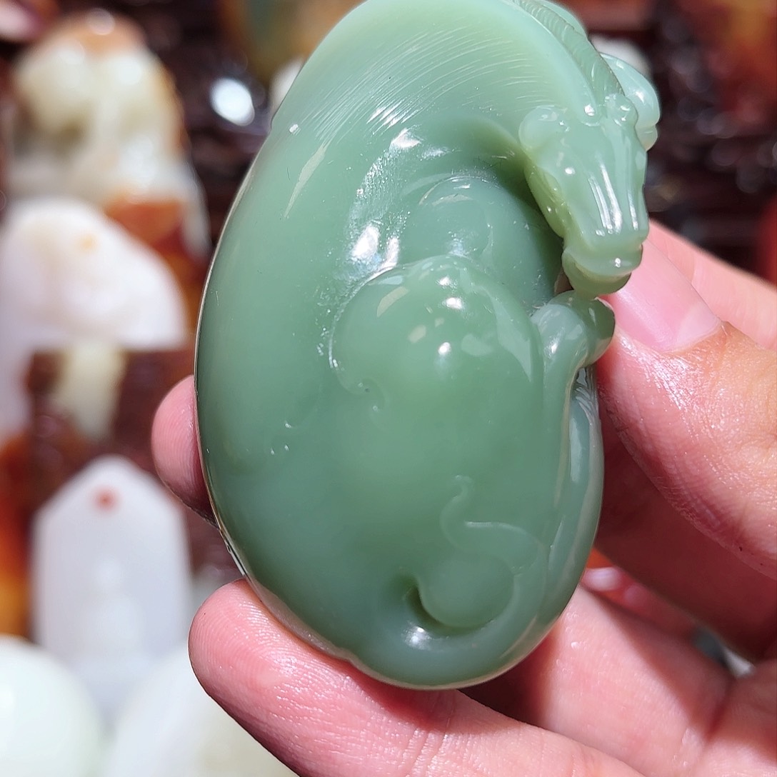 和田玉未镶嵌把件