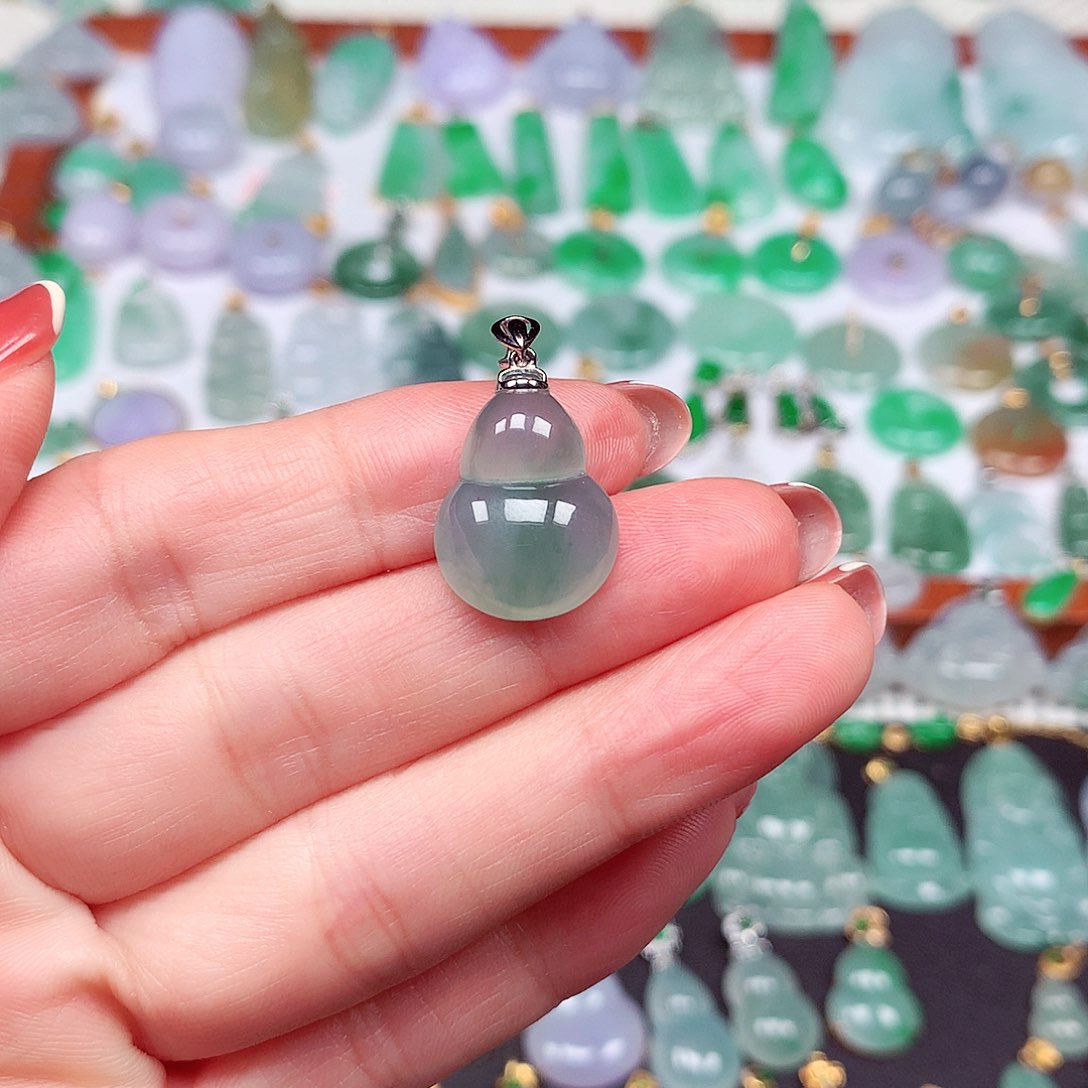 翡翠颈饰18K金镶嵌天然翡翠A货