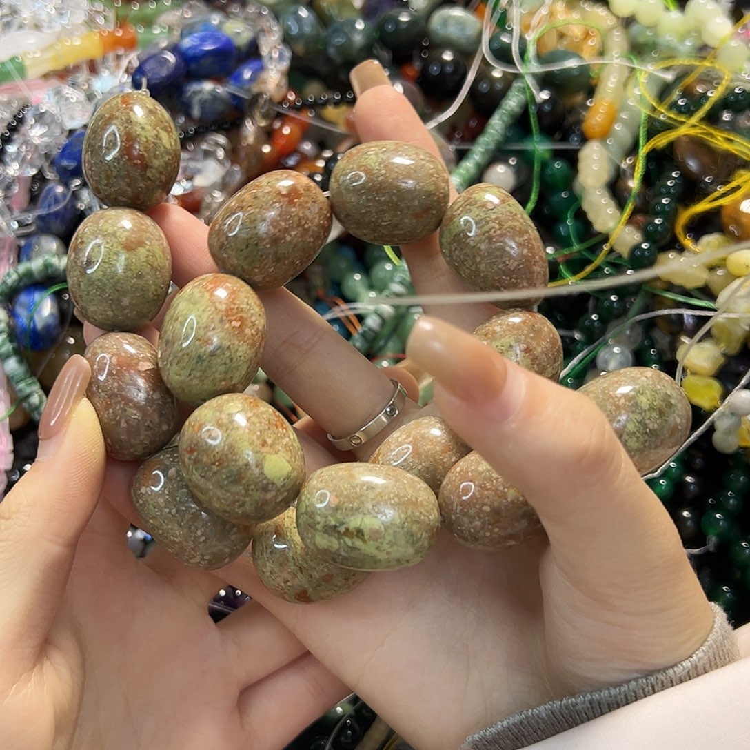 玛瑙/玉髓未镶嵌珠宝半成品大花绿一条
