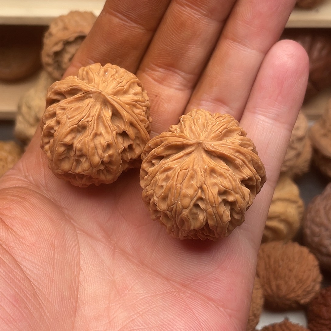 執***著吊坠文玩核桃苹果