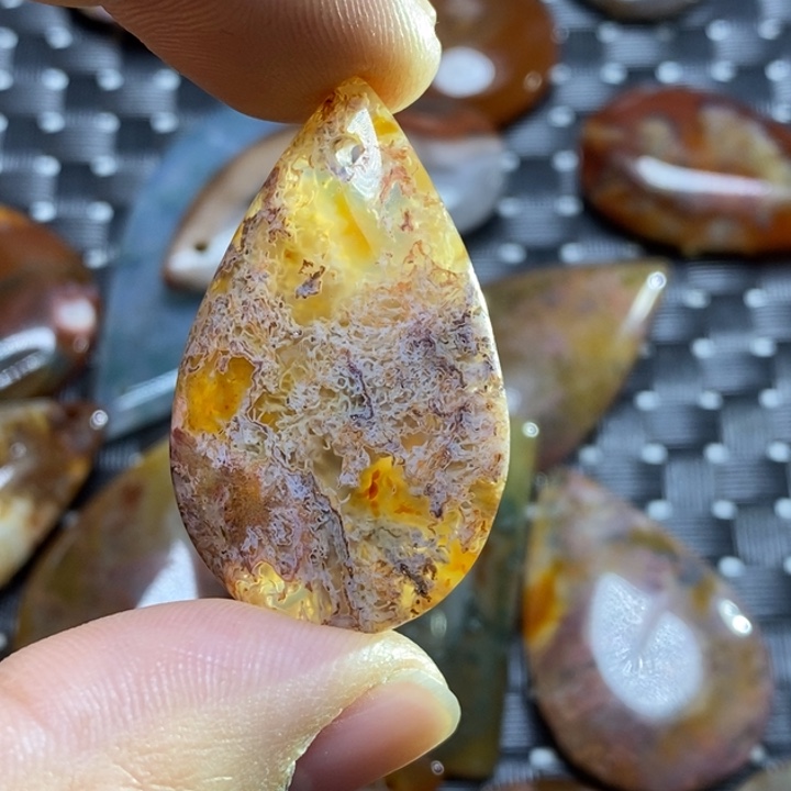 玛瑙/玉髓颈饰未镶嵌