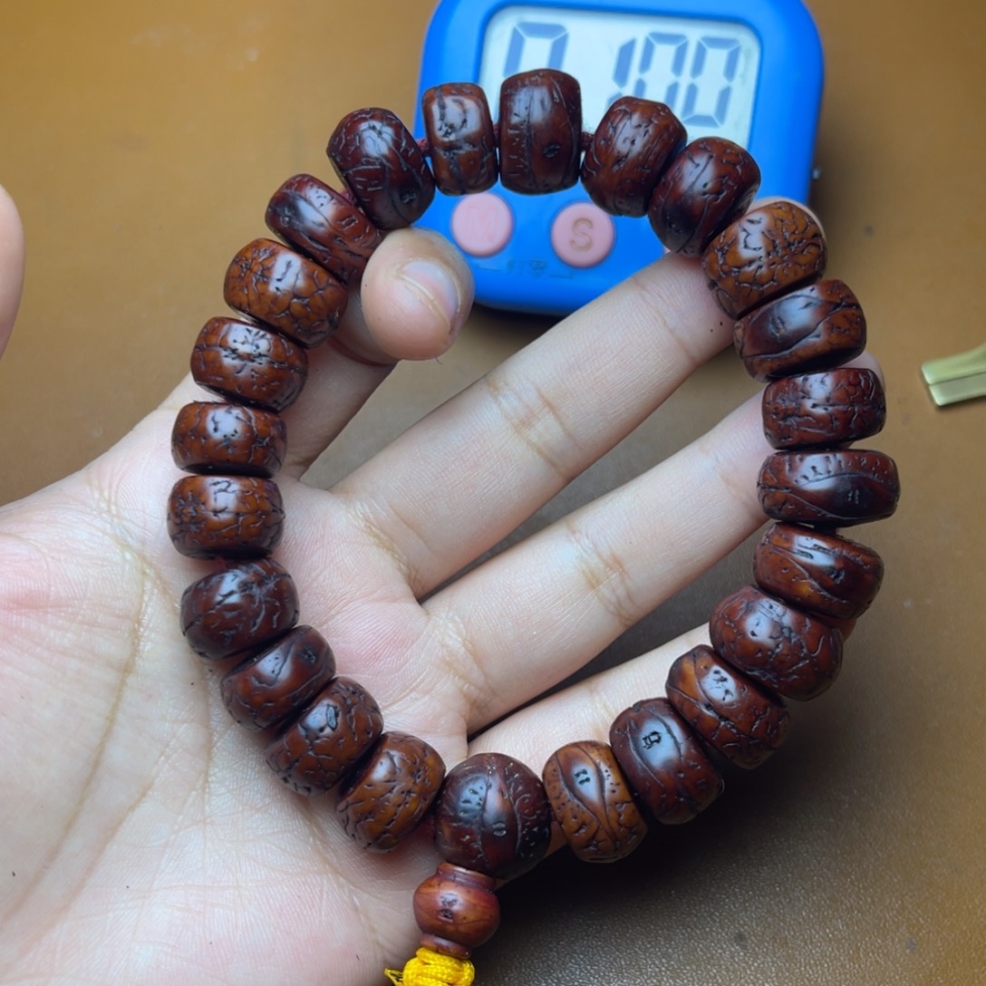 @***坤玻璃颈饰啦啦啦啦啦啦