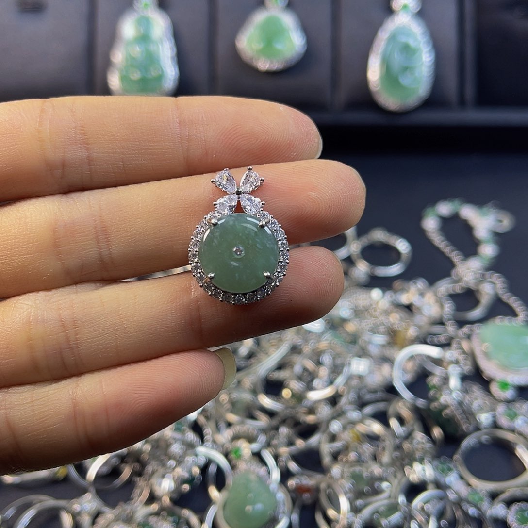 吊坠(赠链)银S925镶嵌翡翠