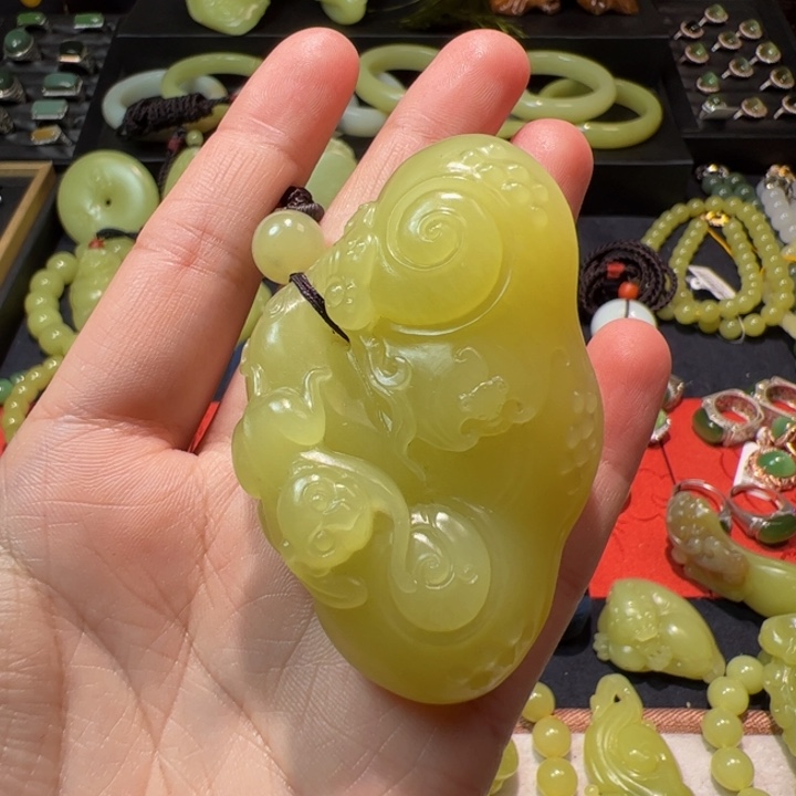 和田玉（黄玉）颈饰未镶嵌