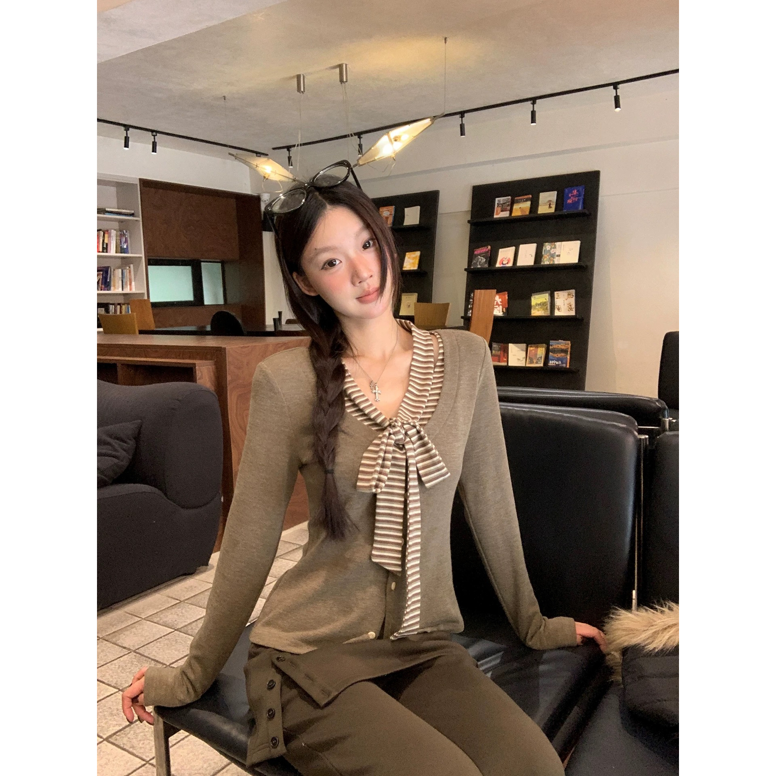 （运补6）冬上新条纹拼接撞色系带打底衫加绒长袖T恤