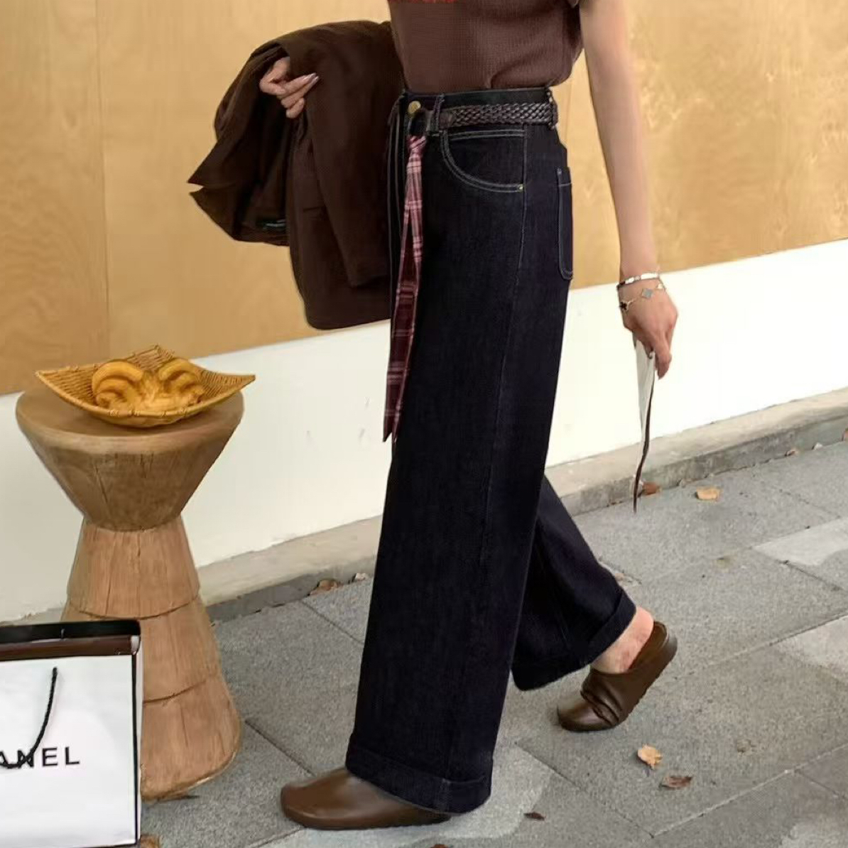 秋冬新款藏蓝色弹力显瘦九分直筒牛仔裤洋气丝巾装饰