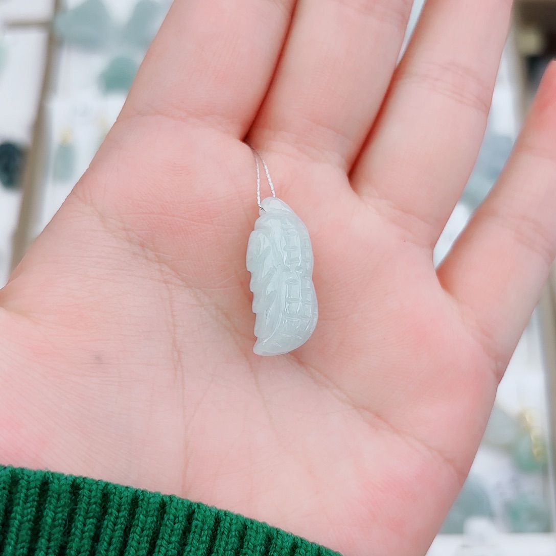 翡翠颈饰未镶嵌花生