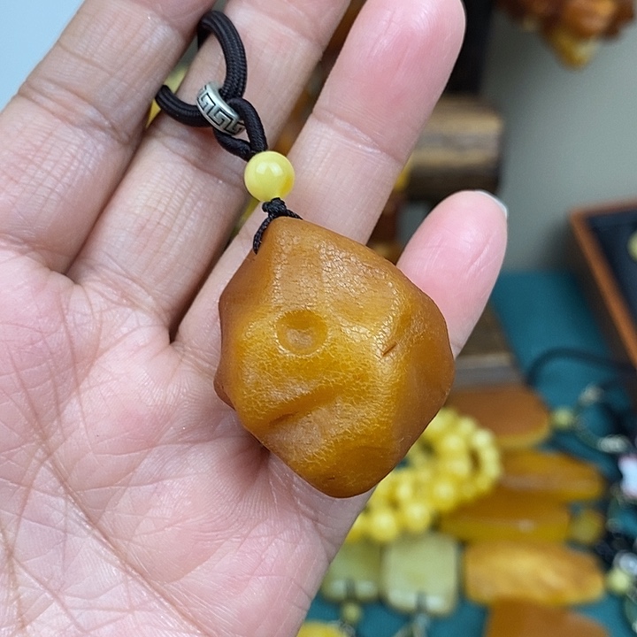 蜜蜡未镶嵌裸石吊坠