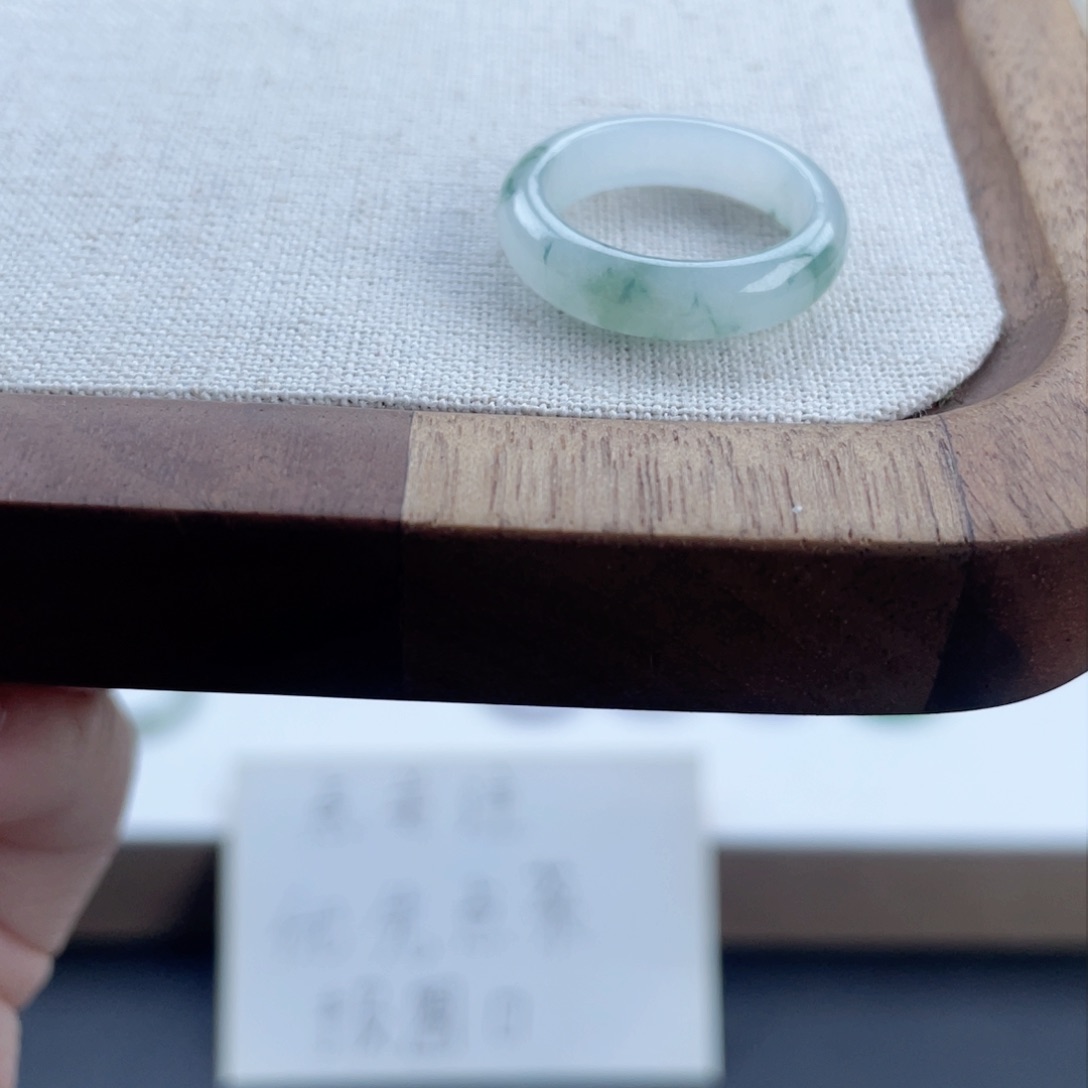 翡翠未镶嵌戒指16 号 港码 16