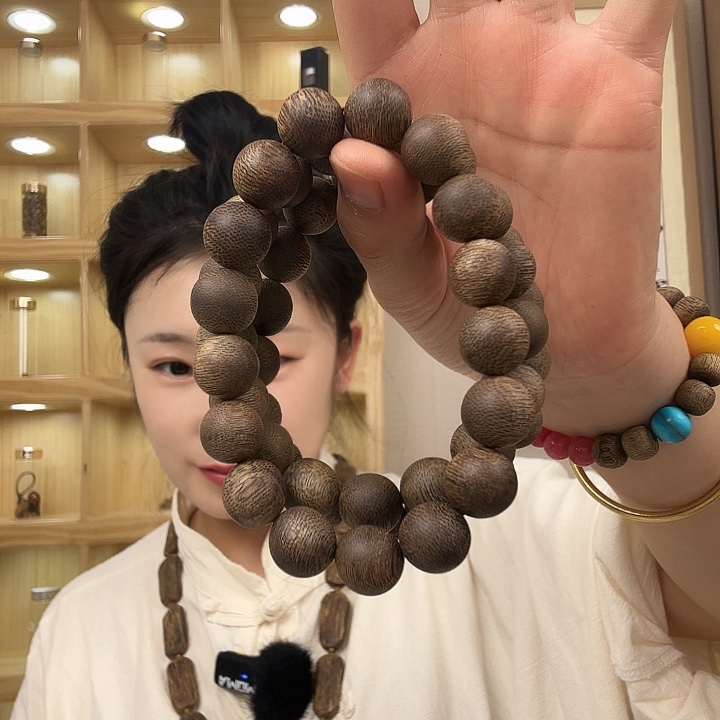 沉香手串海南沉香天然野虫漏圆珠1.2单圈多样性发一