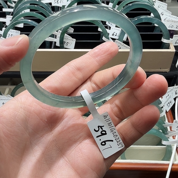 翡翠手镯未镶嵌何*真59.67