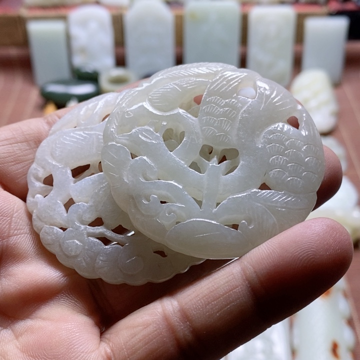 和田玉颈饰未镶嵌