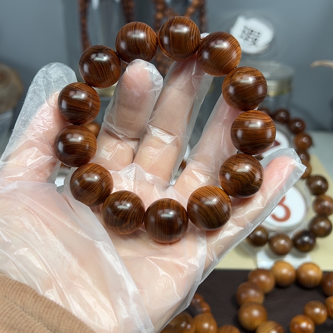 柏木（崖柏）1.8干黑油黑金刚香料