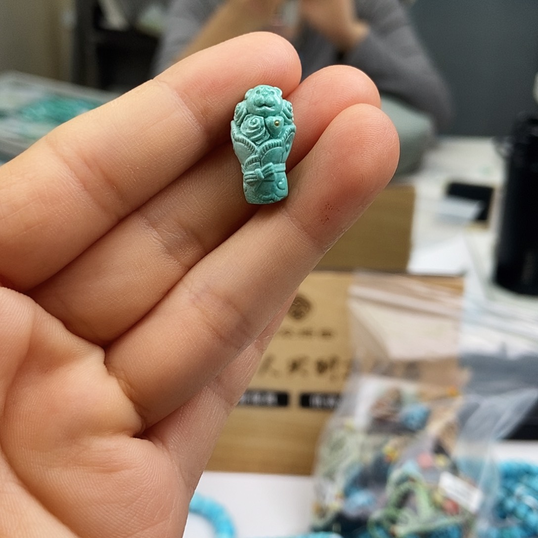 未镶嵌绿松石珠宝奇石
