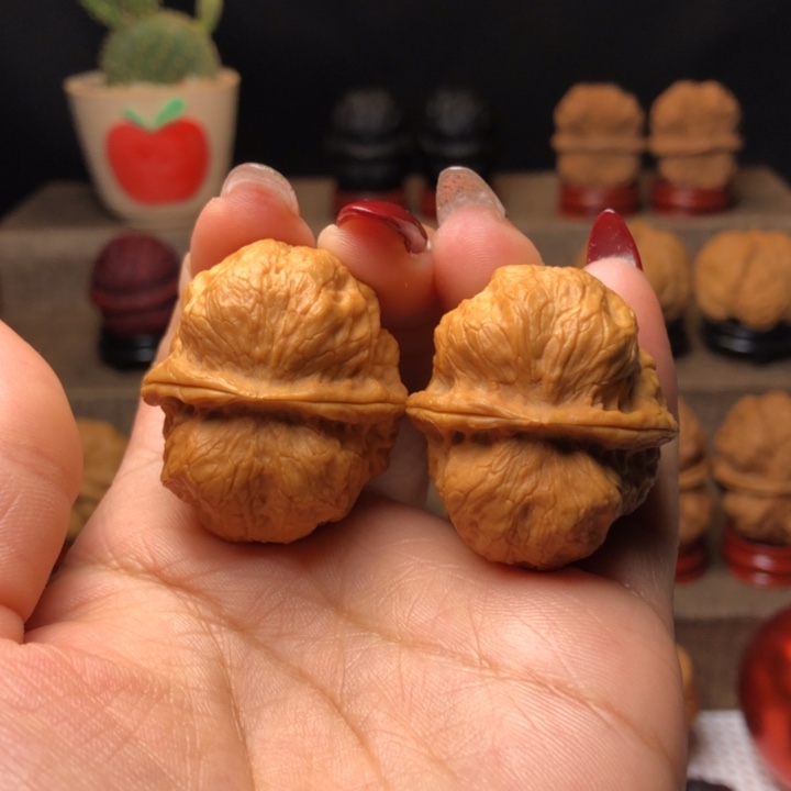 文玩核桃把件35玉龙金蟾