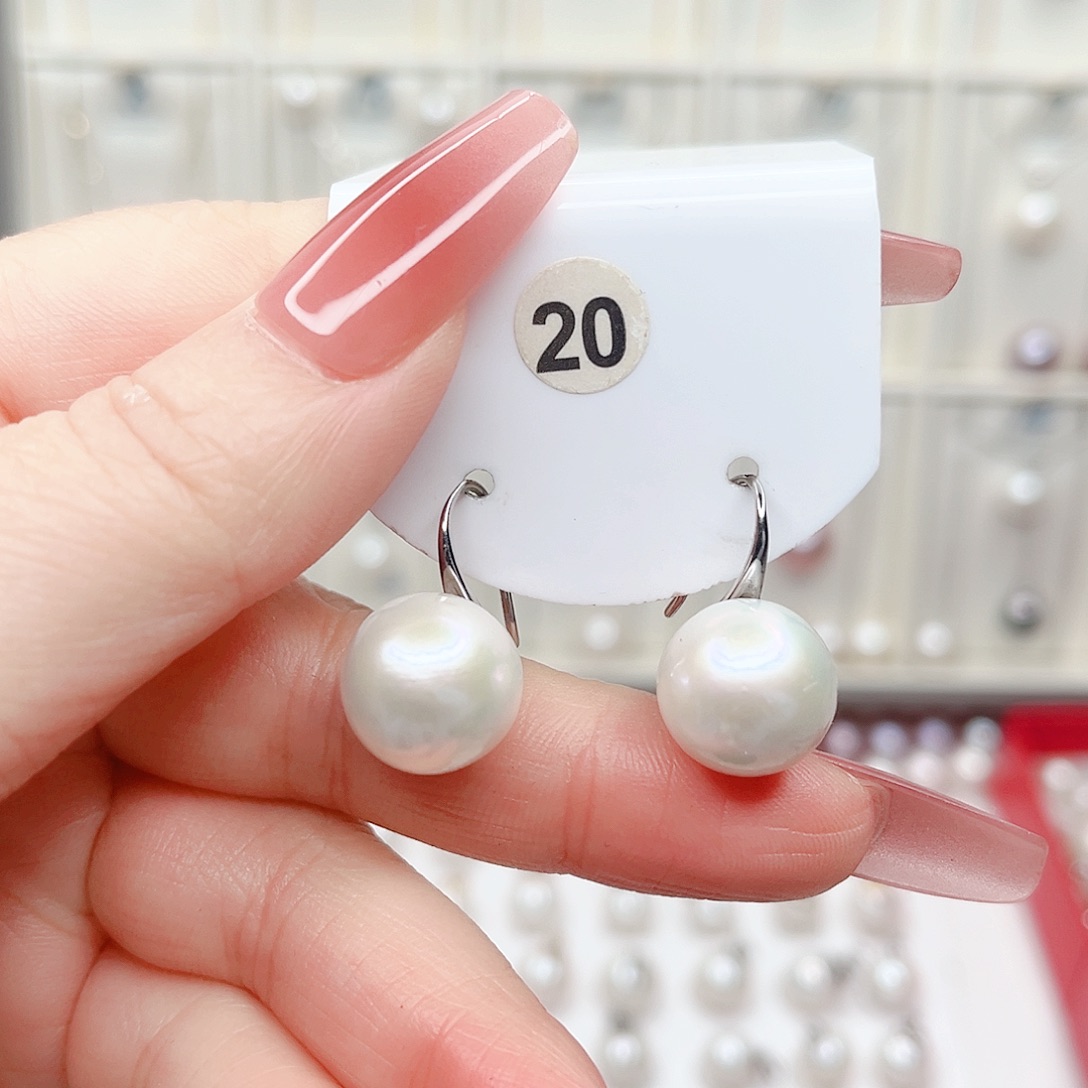 淡水珍珠吊坠(赠链)合金