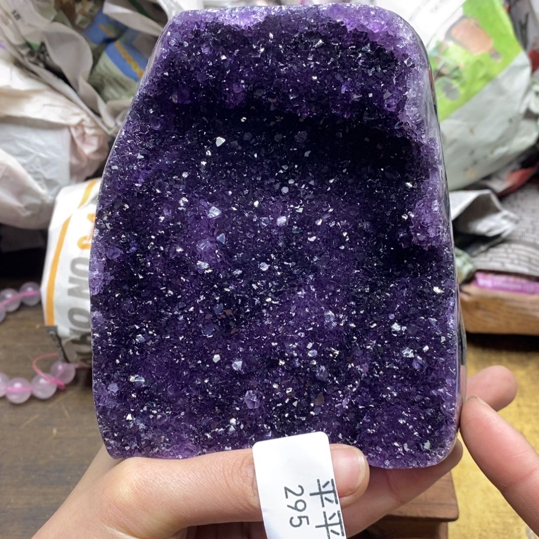 紫晶乌拉圭未镶嵌