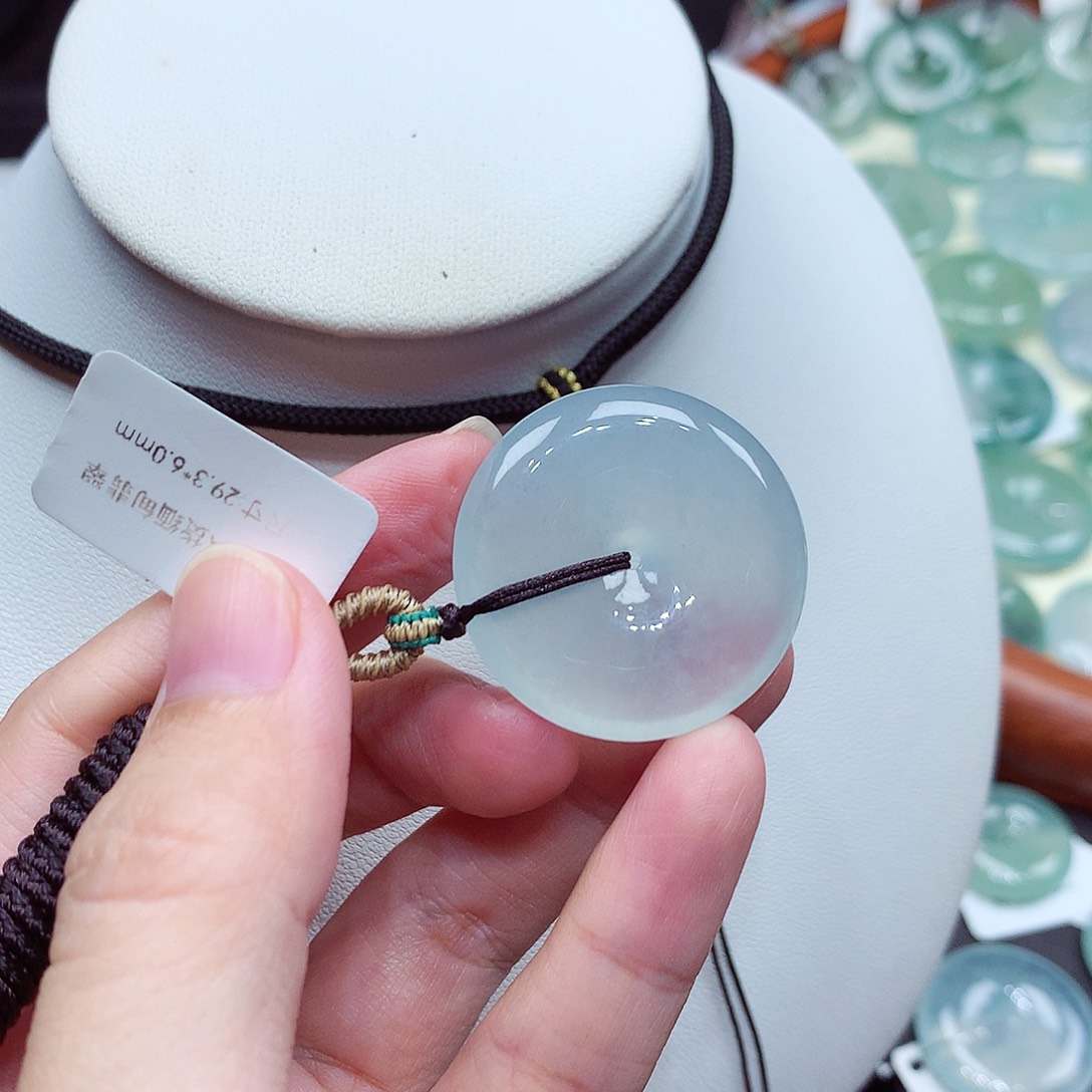 翡翠未镶嵌颈饰编号33，29.3/6