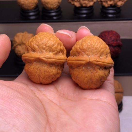 文玩核桃把件粗筋钢蛋4