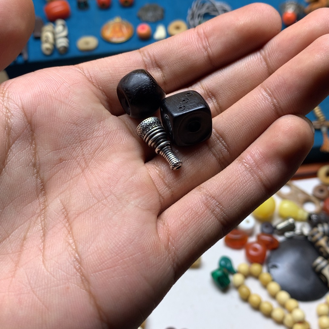 琉璃/树脂/塑料类