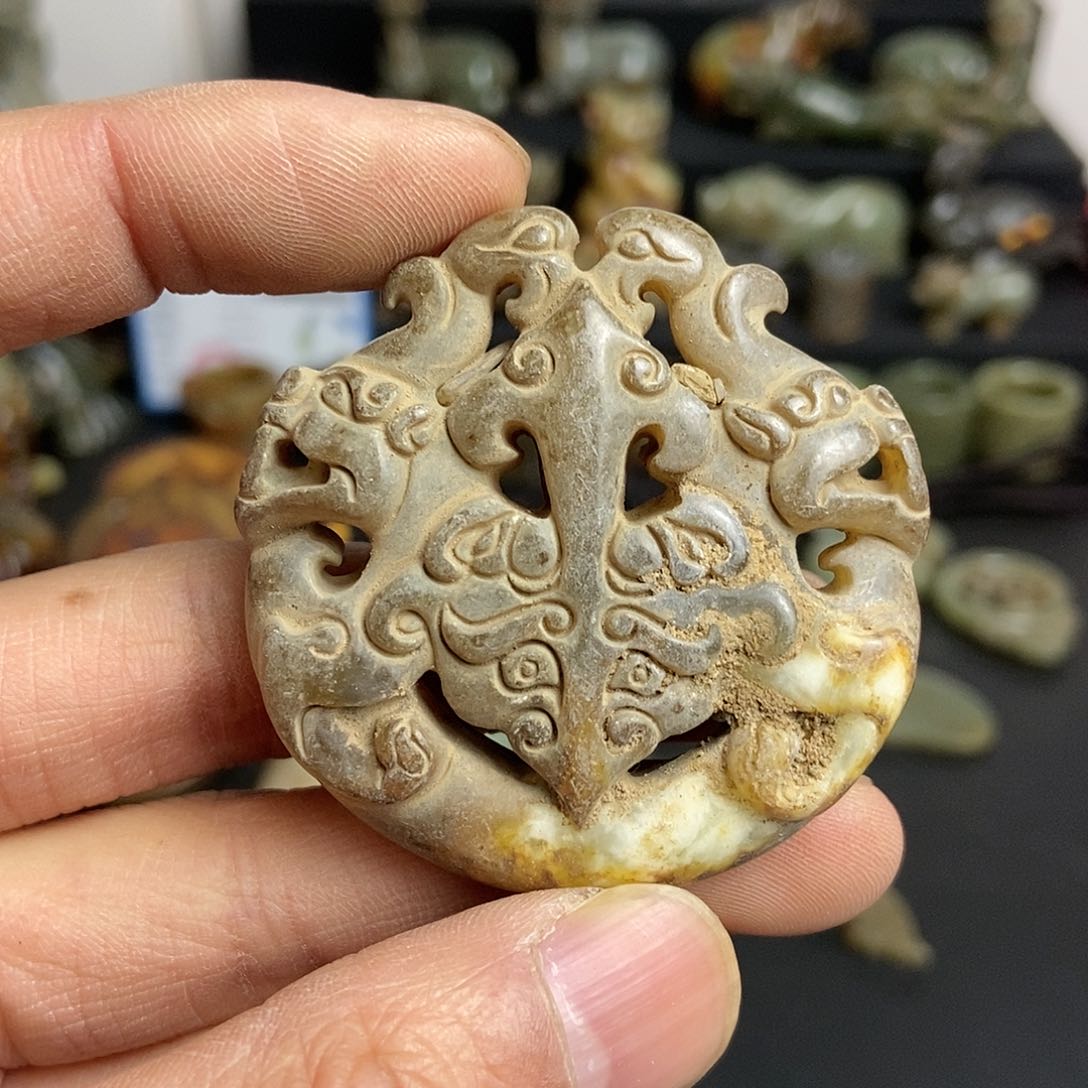 和田玉（糖玉）饰品未镶嵌根*轩