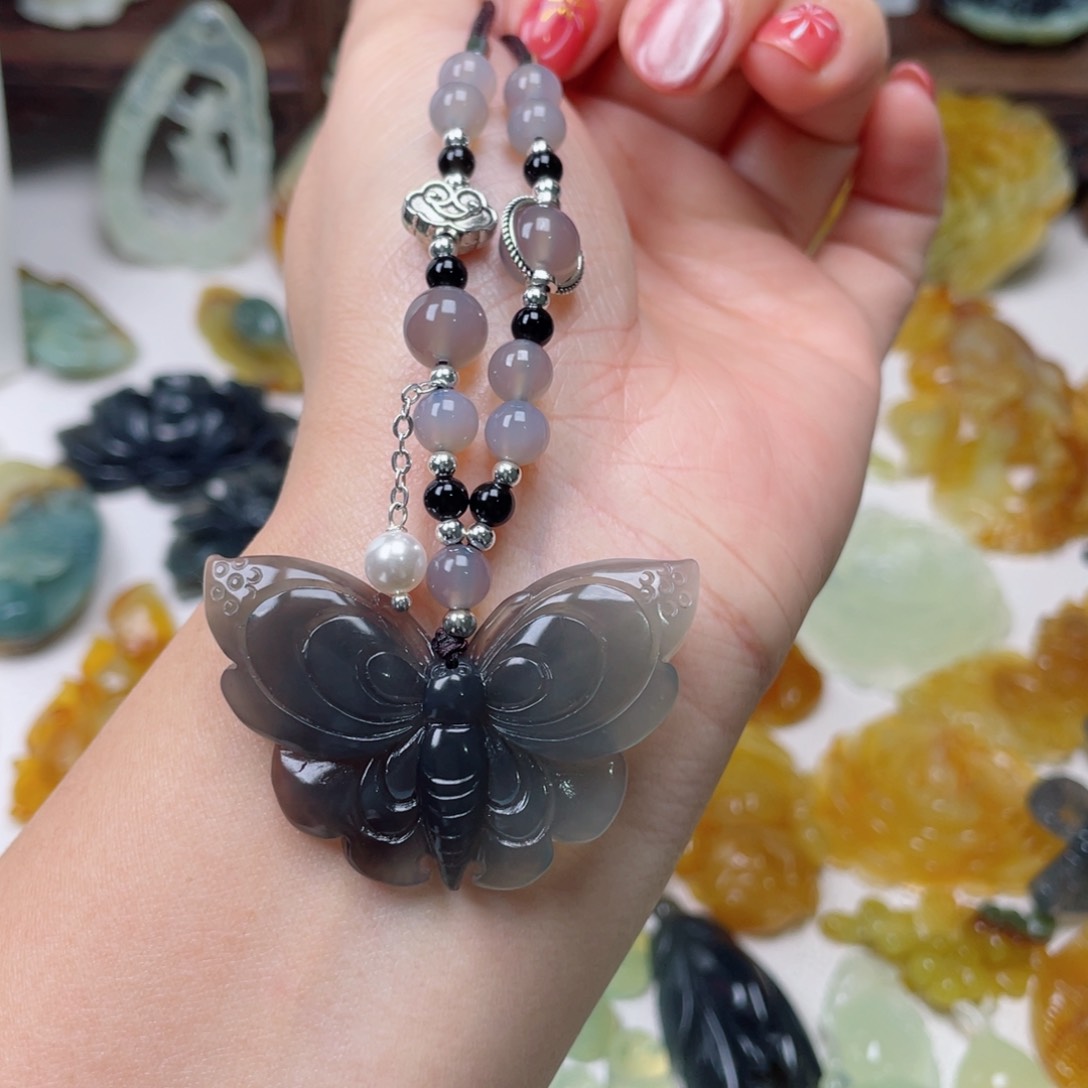 蛇纹石玉颈饰未镶嵌