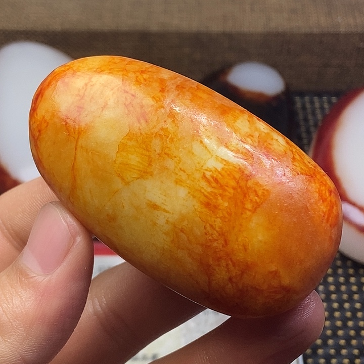 和田玉未镶嵌把件