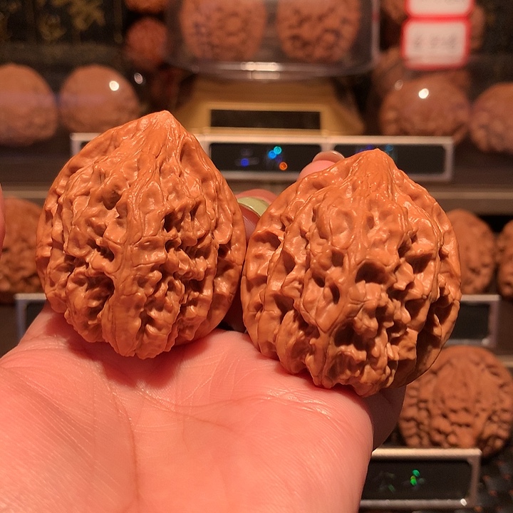 程***人文玩核桃把件鸡心