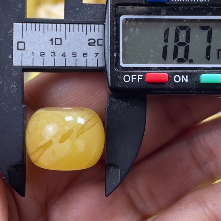 蜜蜡未镶嵌裸石11杂