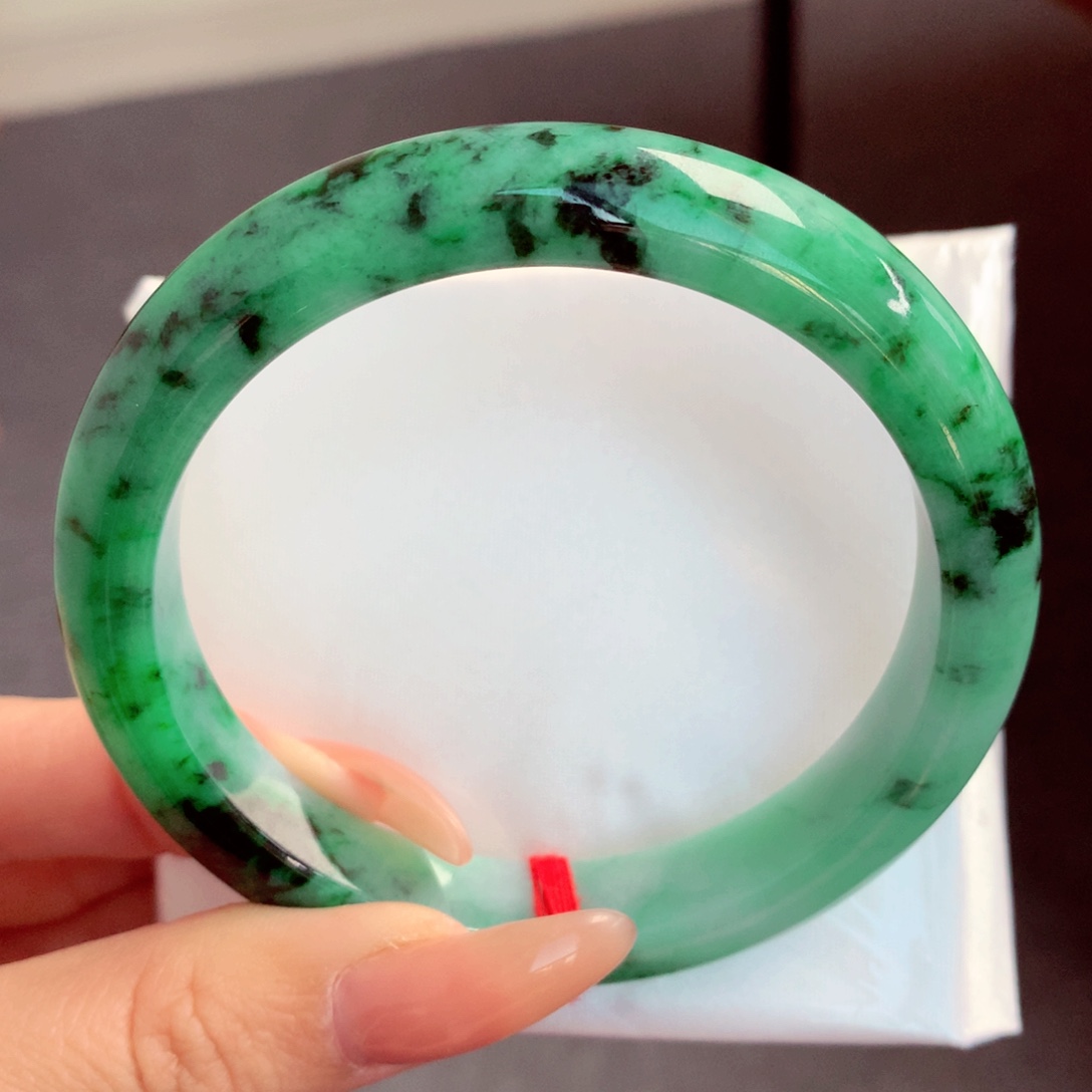 翡翠未镶嵌手镯翡翠