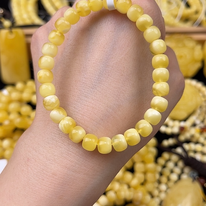 琥珀未镶嵌颈饰琥珀